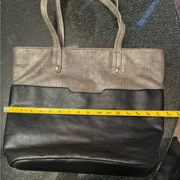 Madison west purse - Picture 7 of 10